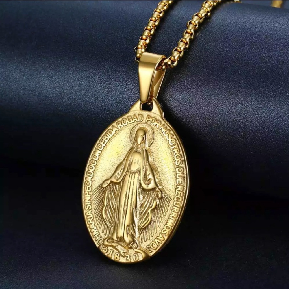 Golden Stainless Steel Fashion Necklace *Brand New, Never worn*